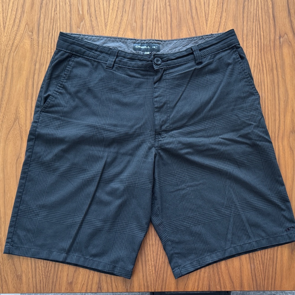 O’Neill Men’s Black Plaid Shorts